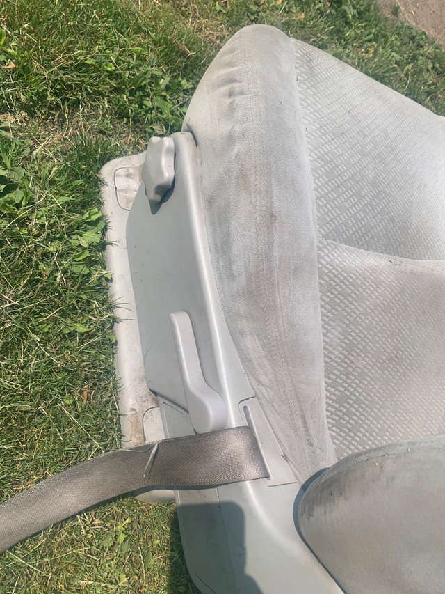 2007 - 2013 Chevy gmc truck / Suv Cloth bucket seats in Other in Hamilton - Image 3