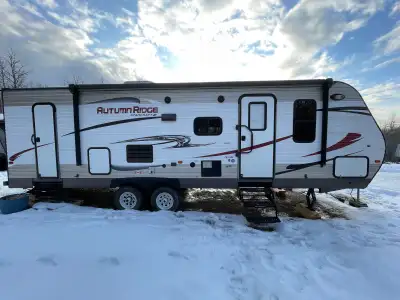 2015 Starcraft Autumn Ridge 289BHS – Family Bunkhouse Travel Trailer Well-maintained and spacious 20...