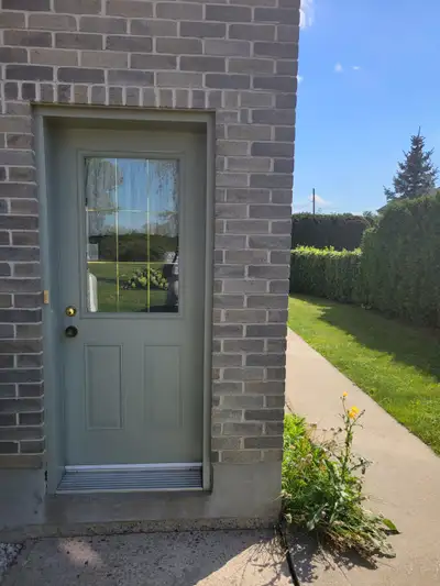 Grand Bachelor à louer $1350 par mois