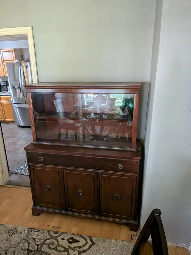 Antique hutch in Hutches & Display Cabinets in Windsor Region - Image 4
