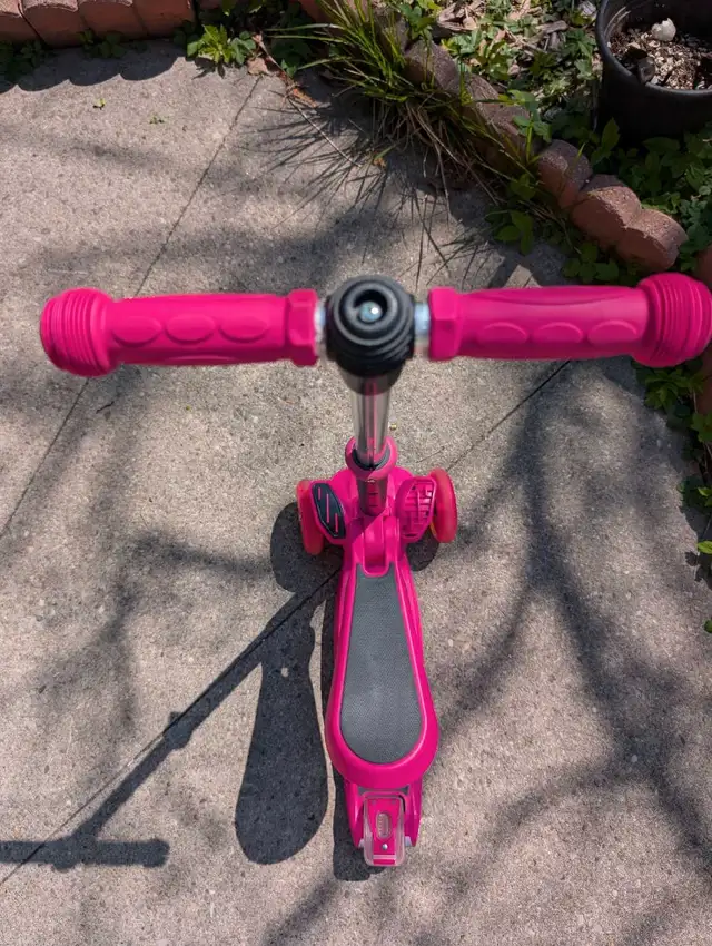 Scooter for children in Scooters & Pocket Bikes in City of Toronto - Image 3