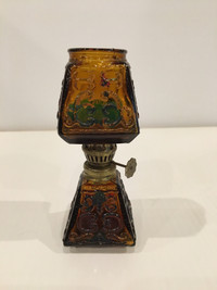 Miniature oil lamp