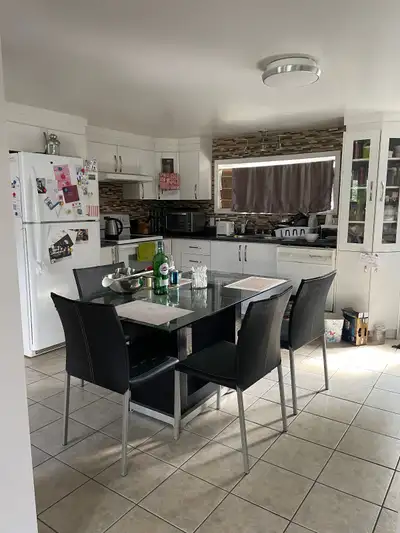 Quiet room including internet, shared 2 washrooms, kitchen and washer,dryer. 30XX Grand Boulevard, S...