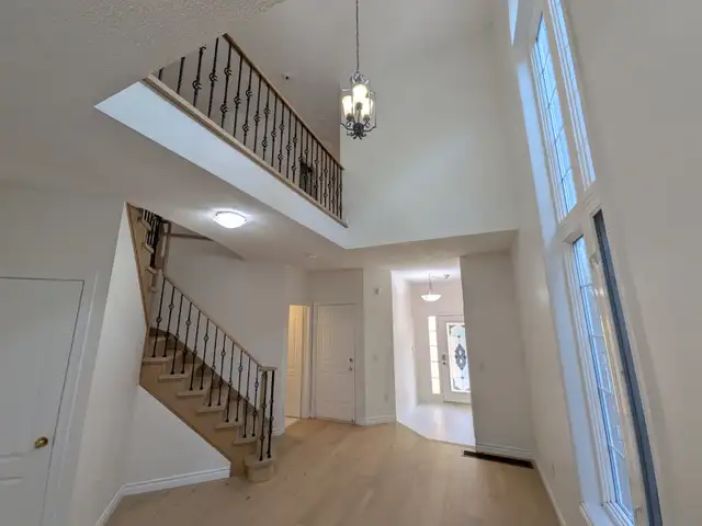 Beautifully Renovated Home for Rent in Churchill Meadows in Long Term Rentals in Mississauga / Peel Region - Image 8