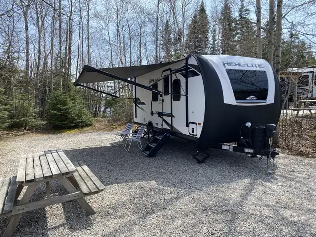 roulotte Rv palaomino Real lite badland offroad in RVs & Motorhomes in Baie-Comeau - Image 5
