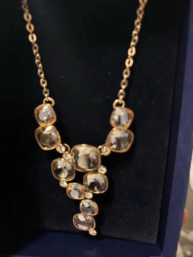 Swarovski Necklace and Earrings in Jewellery & Watches in Barrie - Image 3