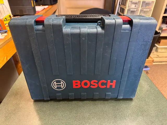 Bosch 1” SDS Plus Bulldog Rotary Hammer drill KIT in Power Tools in Oakville / Halton Region - Image 4