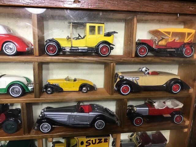Match box  replica cars of yester year in Arts & Collectibles in Stratford - Image 4