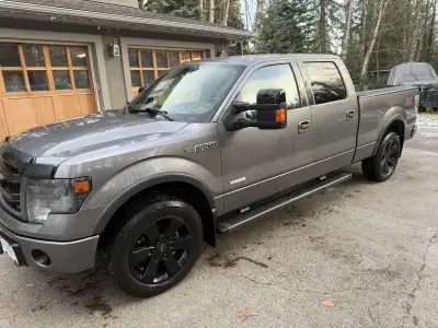 2013 Ford F-150 FX4 Ecoboost crew cab (4 door) with 6.5ft box. One owner , no accidents. FX4 package...
