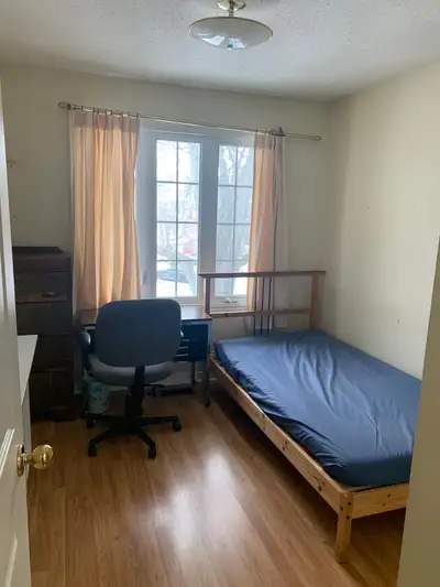✨ Large Private Room for Rent in Female-Only Home – Prime Location ✨ Please read the full ad before...