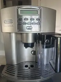 Delonghi magnifica cappuccino, latte and espresso machine 