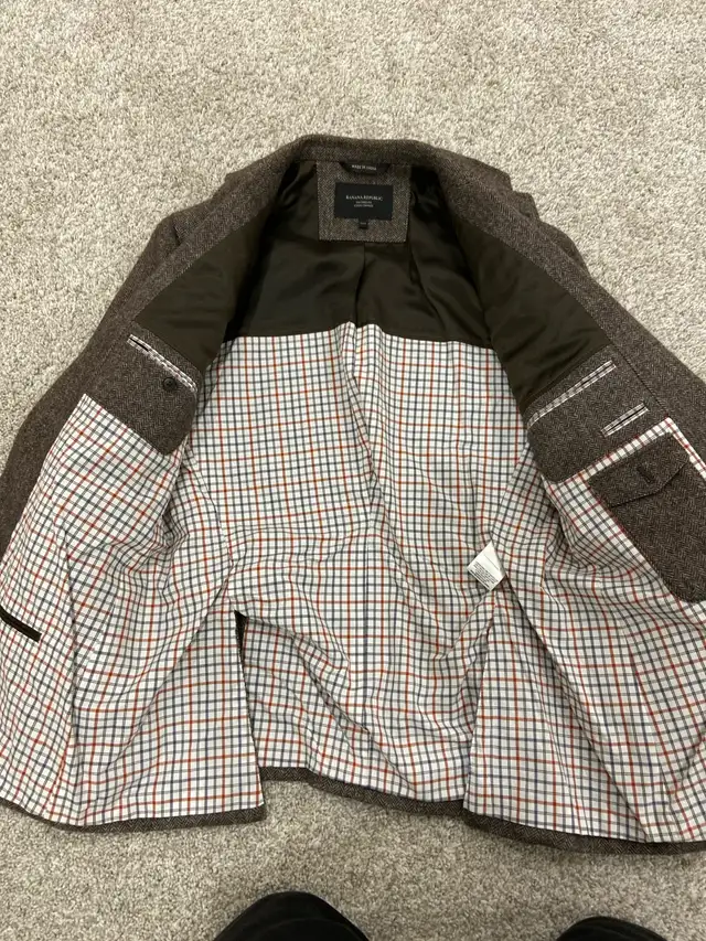 banana republic blazers/sport coat -men in Men's in Edmonton - Image 8