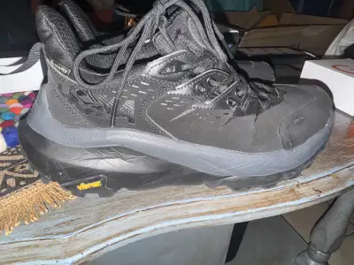 hoka Kaha 2 hiking shoe. size 10 men's , View more