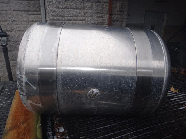 réservoir peterbilt neuf 50 gallons  en aluminium dans Autres pièces et accessoires  à Victoriaville - Image 4