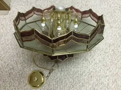 Tiffany ceiling light with rose and clear etched which’s glass. 5 clear light bulbs and once centre...