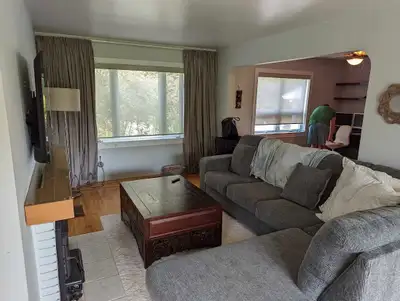 4 bedroom, 2 bathroom house for rent to up to 4 students. Fixed term lease from mid-August /Septembe...
