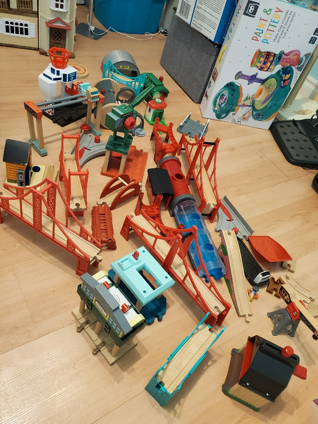 Brio Train bridge and specialty pieces in Toys & Games in City of Toronto - Image 2