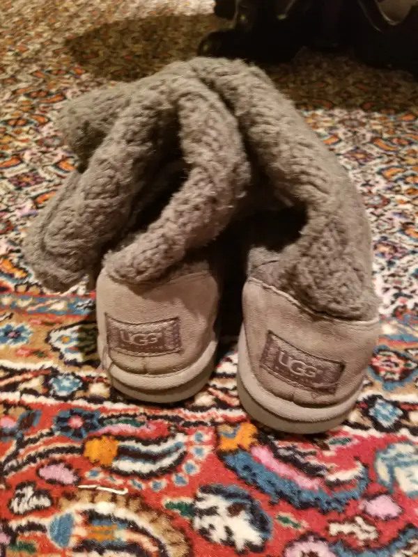 UGG boots in Women's - Shoes in Markham / York Region - Image 5
