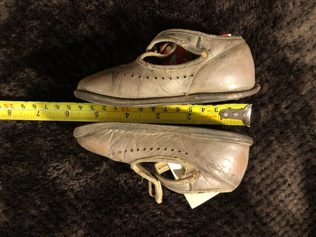 Antique leather baby shoes, circa mid-1930s in Arts & Collectibles in Ottawa - Image 2
