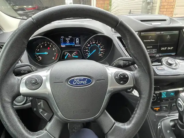 2015 Ford Escape Titanium 2L AWD Automatic 