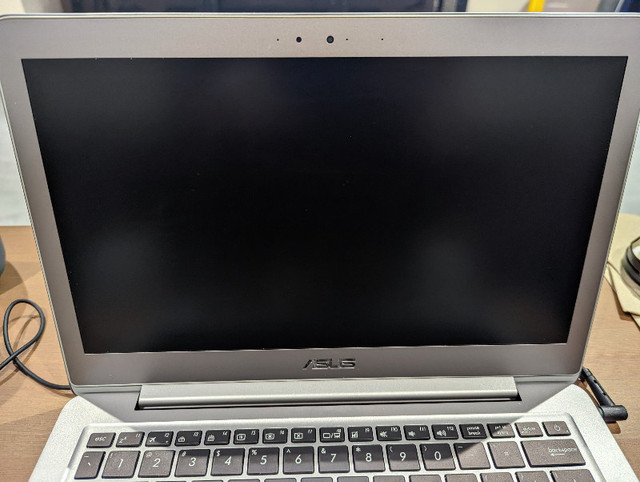 ASUS Zenbook UX330UA laptop in Laptops in City of Toronto - Image 3