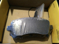 BRAND NEW NAPA FRONT BRAKE PADS PF7589X. FOR  ONLY 1 FRONT  TIRE