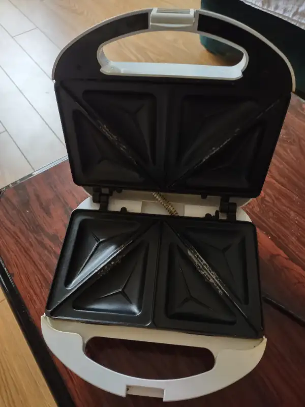 Sandwich Maker by Proctor Silex in Toasters & Toaster Ovens in Mississauga / Peel Region - Image 3