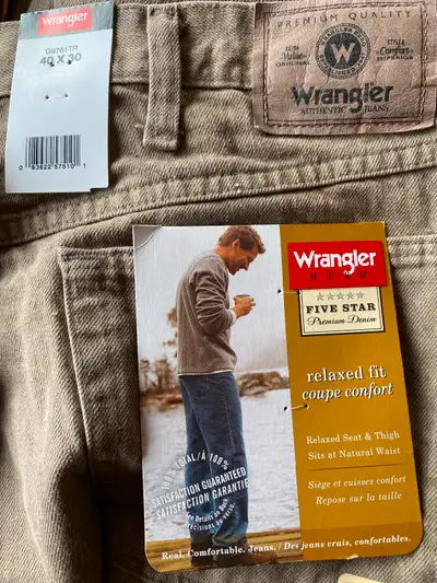 Brand new wranglers 40waist 30 leg 3 pair black/denim/ kinda green $20 dollars a pair lost weight wo...