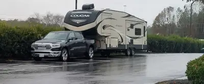 2019 Cougar Half-Ton towable Fifth Wheel is well-maintained and cared for and offers a comfortable,...