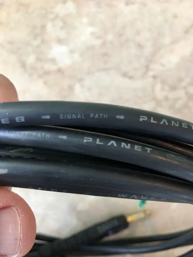 Fils, cable de guitare, bass, haut parleur, 16 pied in Guitars in Sherbrooke - Image 4