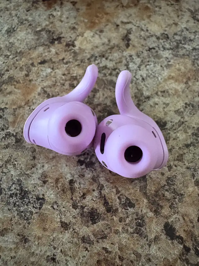Beats Fit Pro earbuds  in Headphones in Dartmouth - Image 4