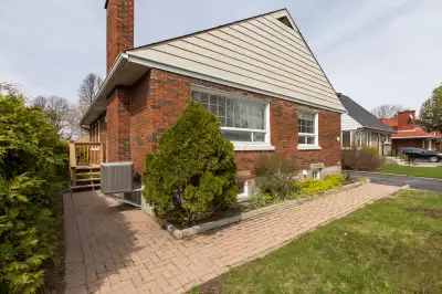 Bright & Spacious 3-Bedroom House Near Downtown