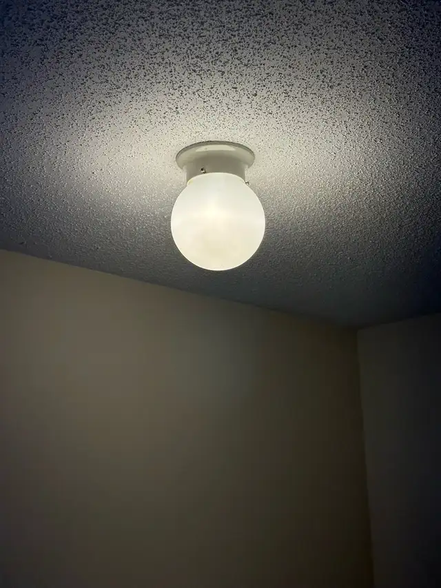 One-Light Flush-Mount Interior Ceiling Fixture in Indoor Lighting & Fans in Markham / York Region - Image 5