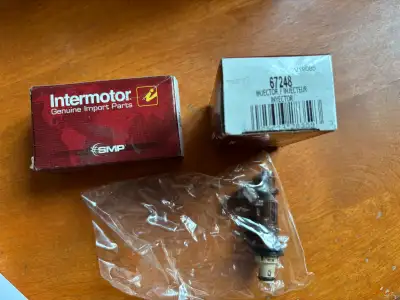 These are two brand new, high-quality Intermotor fuel injectors, part number 67248, compatible with...