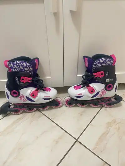 Adjustable skates with protective pads, View more