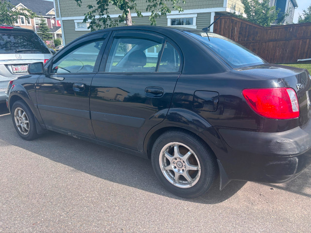 2010 kia rio, manual, very good condition, run and drives good. in Cars & Trucks in Calgary - Image 3