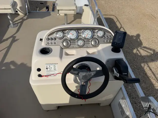 2018 Sunchaser Oasis 818KPH Pontoon in Powerboats & Motorboats in Regina - Image 8