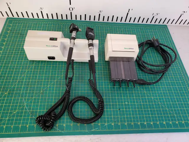 Welch Allyn 767 Series Otoscope & Ophthalmoscope Working W/Heads in Health & Special Needs in Calgary - Image 3
