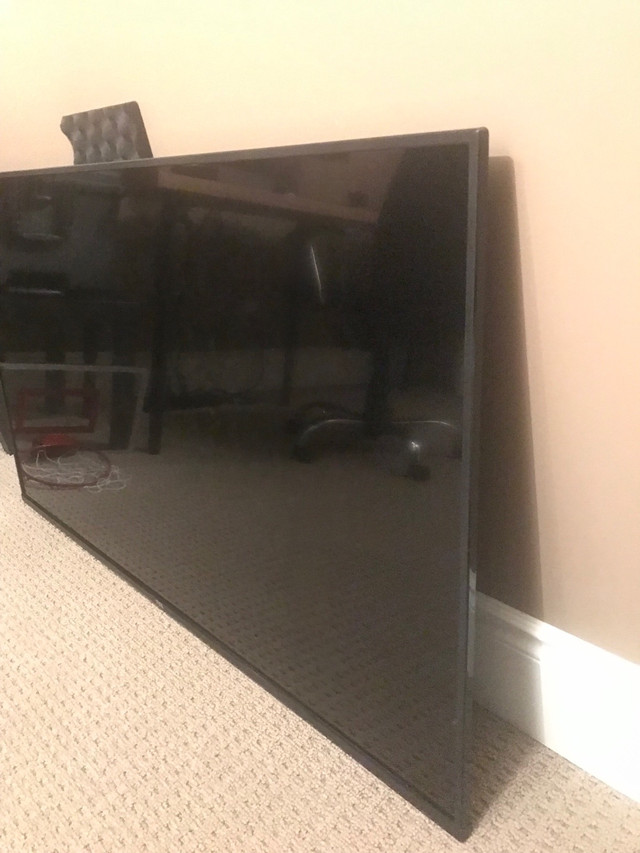 TCL 55” 4K LED Smart TV 2023 LIKE NEW less than year old in General Electronics in Mississauga / Peel Region - Image 4