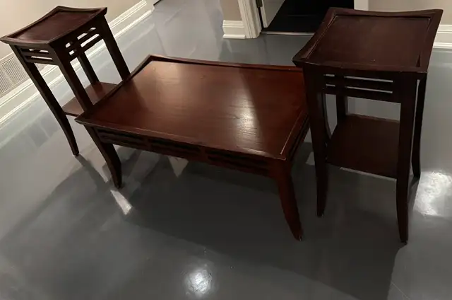 Pier1 Wood Tables in Coffee Tables in Ottawa - Image 2