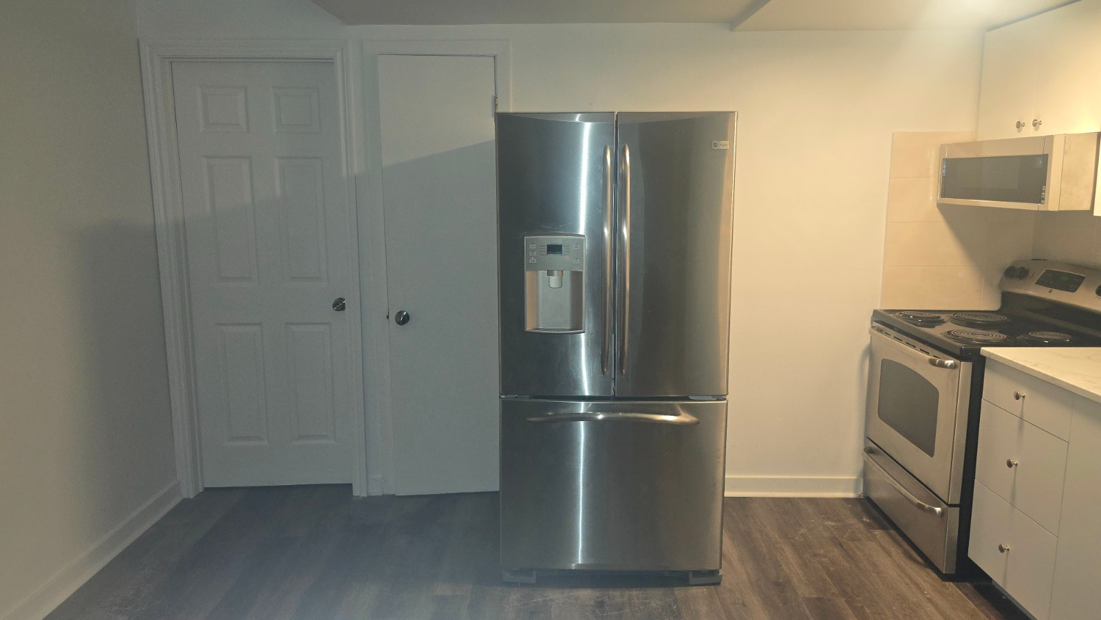 Beautiful Bachelor Basememt in LaSalle – Newly Renovated! — photo 2