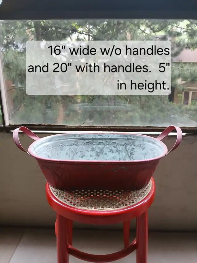 2 Metal Flower Boxes/Baskets in Outdoor Décor in City of Toronto - Image 6