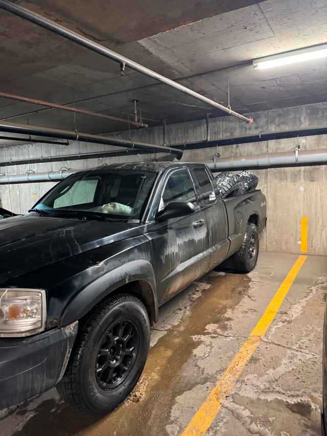 2005 dodge Dakota in Cars & Trucks in Fort McMurray