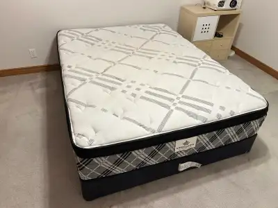 Kingsdown Queen Size Mattress + Box Spring Base – Like New, View more