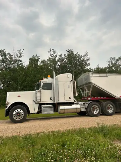 2013 Peterbilt 389 Long nose, Fresh CVIP, Cummins CM2250, deleted, motor was put in the truck 100 00...