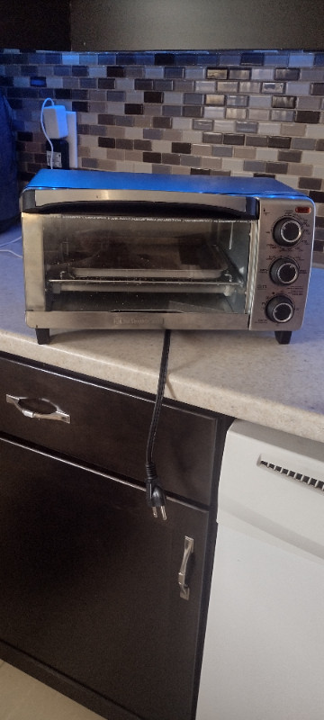 Free toaster oven. Pick up in Welland today | Free Stuff | St. Catharines |  Kijiji