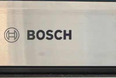 Brand New Top of the Line Bosch Wall Ovens . Convection Bake, temperature probe, self clean and wifi...