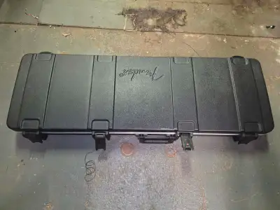 Fender case moulé pour Precision et Jazz Bass...étui hardshell, View more