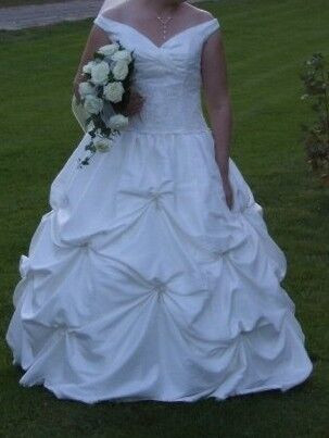 Mori Lee Wedding Dress in Wedding in Fredericton