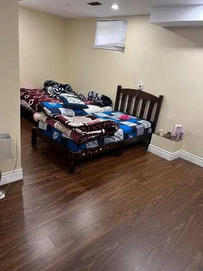 LARGE FURNISHED SHARED ROOM!
